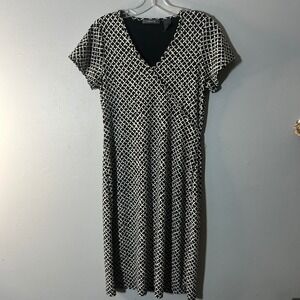 Liz Claiborne Women's Black White Geometric Print Midi Dress Short Sleeve V Neck